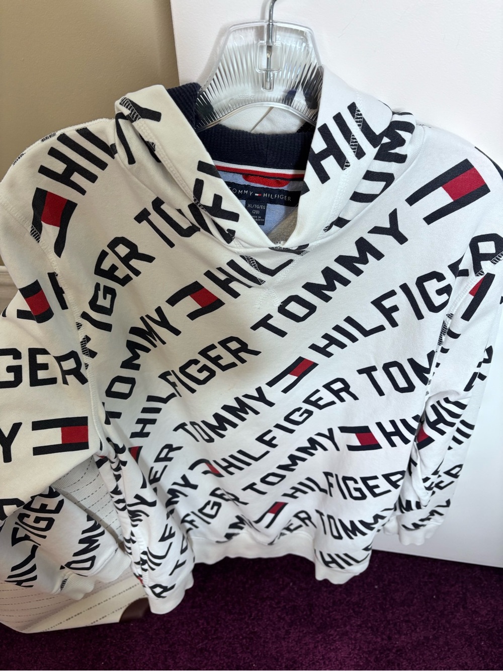 Tommy Hilfiger White Hoodie with Black Text & Red Flag Accents